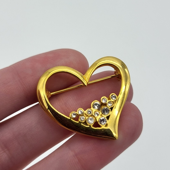 Heart pin made in the USA - Picture 2 of 4